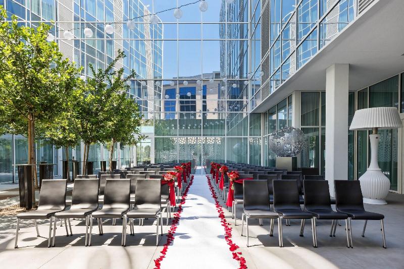 Ac Hotel By Marriott San Francisco Airport/oyster Point Waterfront