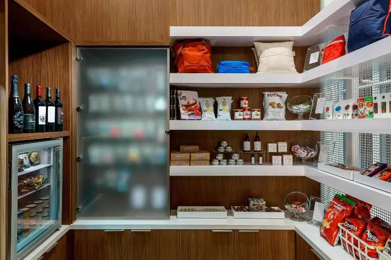 Ac Hotel By Marriott San Francisco Airport/oyster Point Waterfront