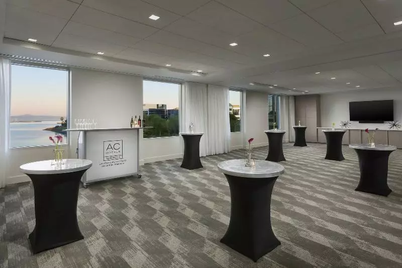 Ac Hotel By Marriott San Francisco Airport/oyster Point Waterfront