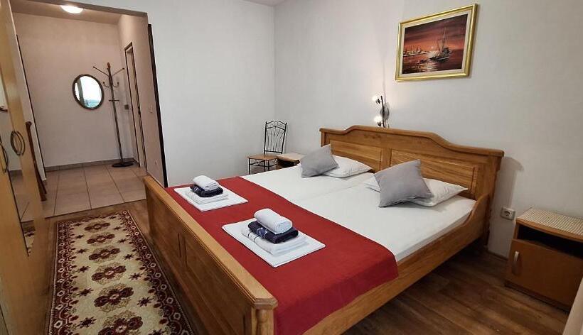 فندق Apartments And Rooms Vinko