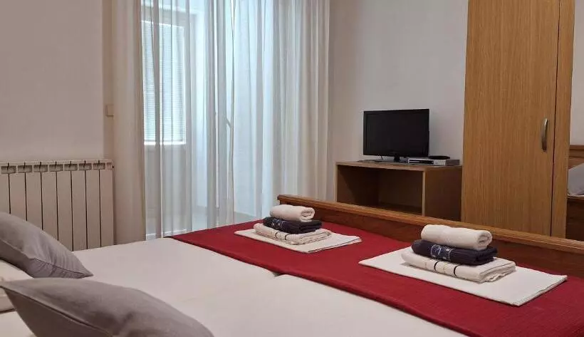 ホテル Apartments And Rooms Vinko