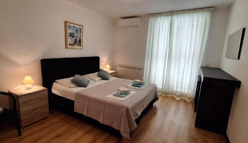 فندق Apartments And Rooms Vinko