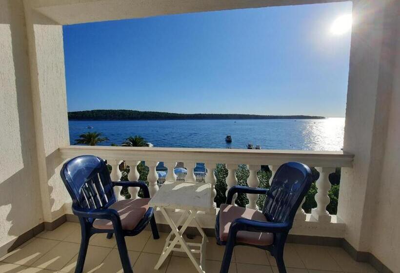 فندق Apartments And Rooms Vinko