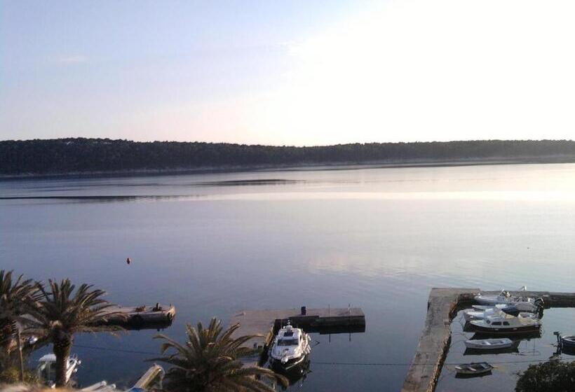 فندق Apartments And Rooms Vinko