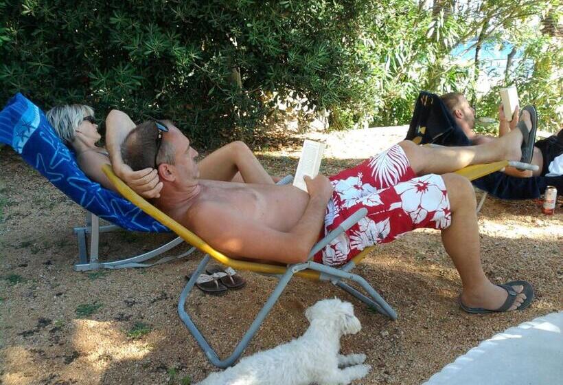 فندق Apartments And Rooms Vinko