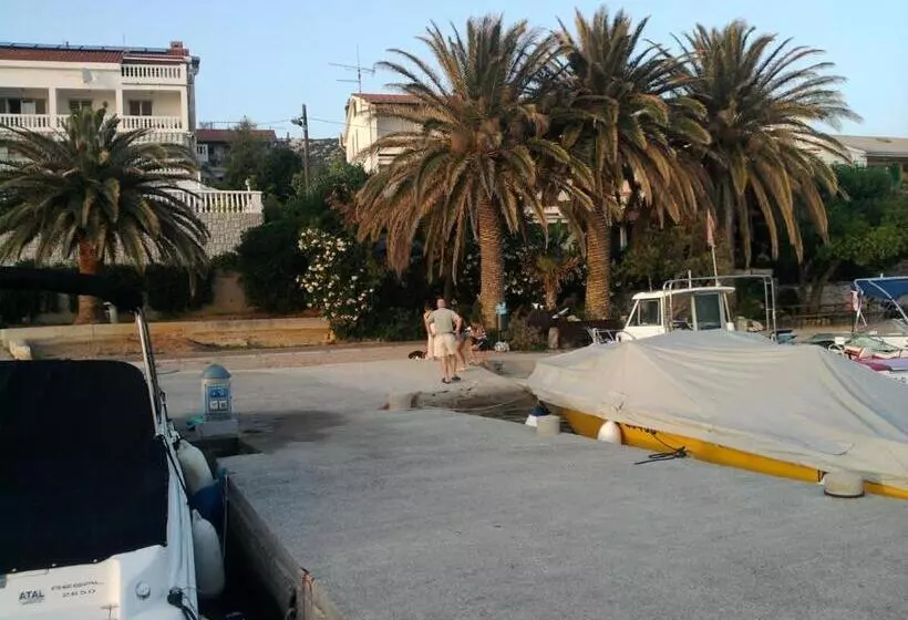 ホテル Apartments And Rooms Vinko