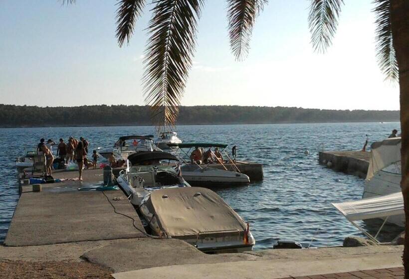 فندق Apartments And Rooms Vinko