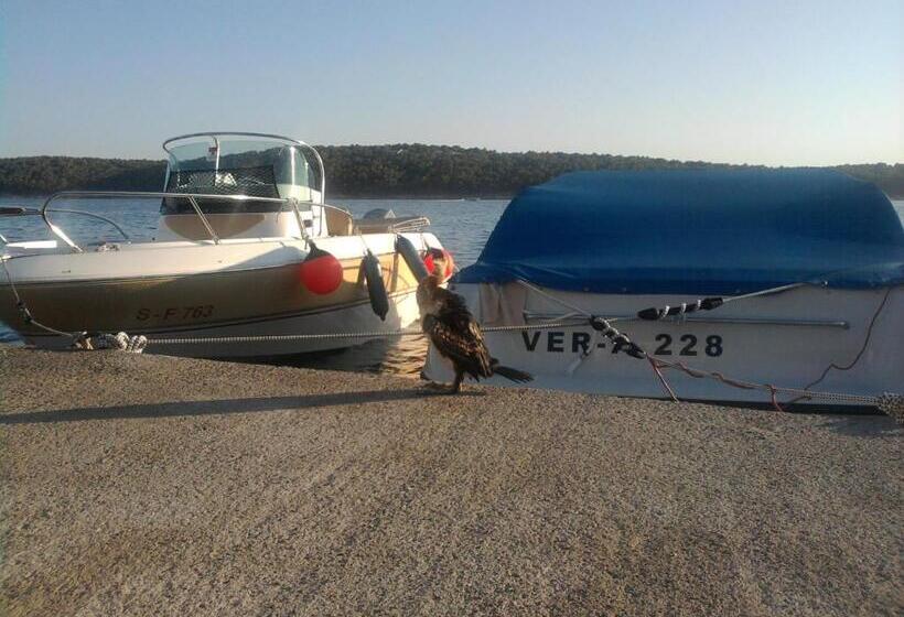 فندق Apartments And Rooms Vinko