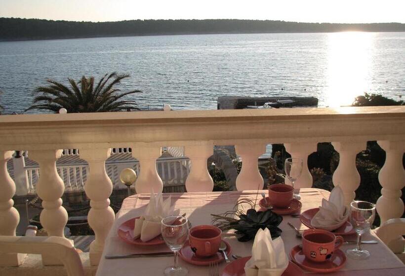 فندق Apartments And Rooms Vinko