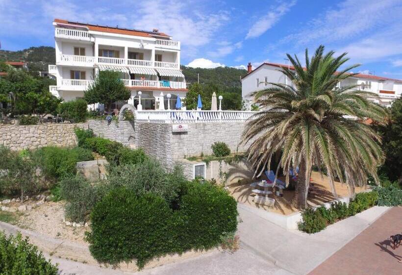 فندق Apartments And Rooms Vinko