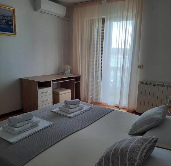 فندق Apartments And Rooms Vinko