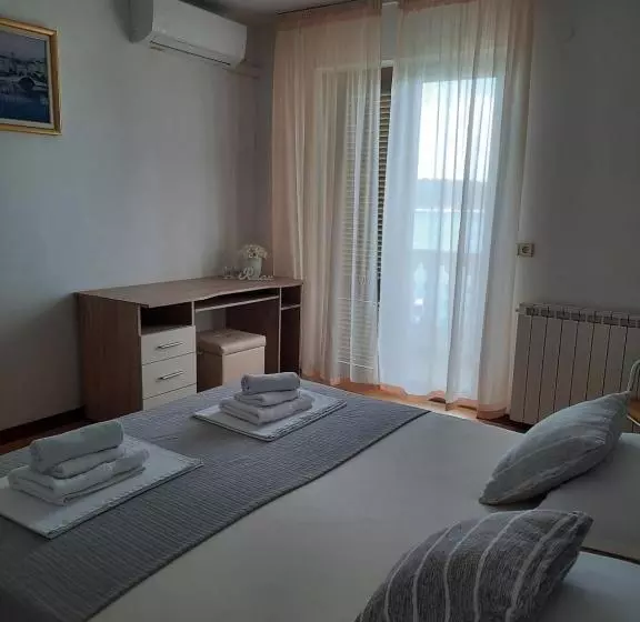 ホテル Apartments And Rooms Vinko