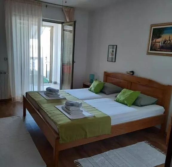 ホテル Apartments And Rooms Vinko