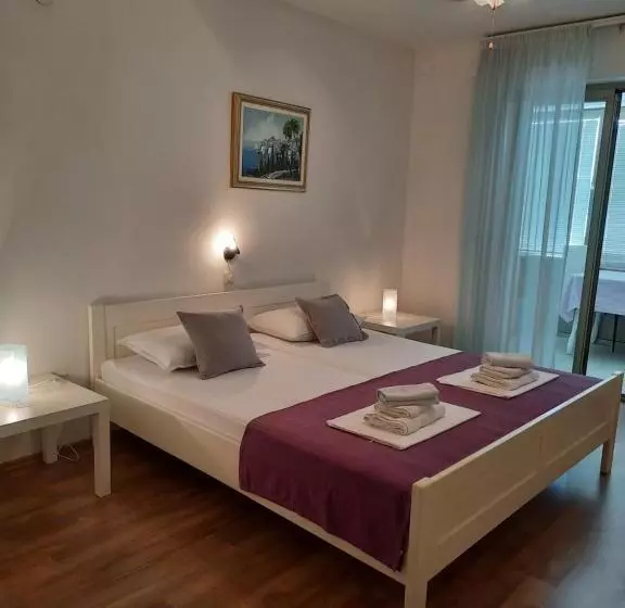 ホテル Apartments And Rooms Vinko