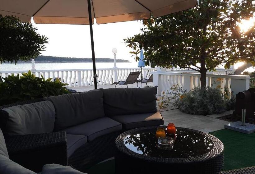 فندق Apartments And Rooms Vinko