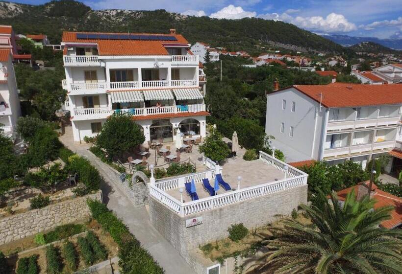 فندق Apartments And Rooms Vinko