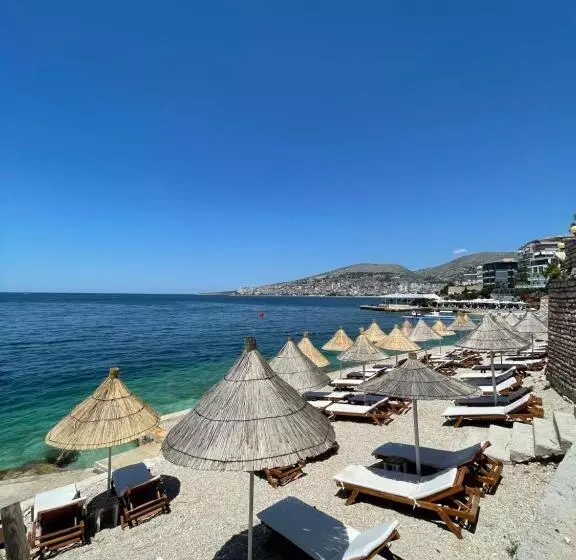 هتل Blue Bay