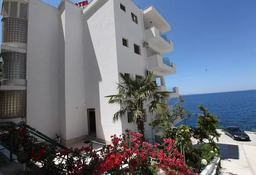 هتل Blue Bay
