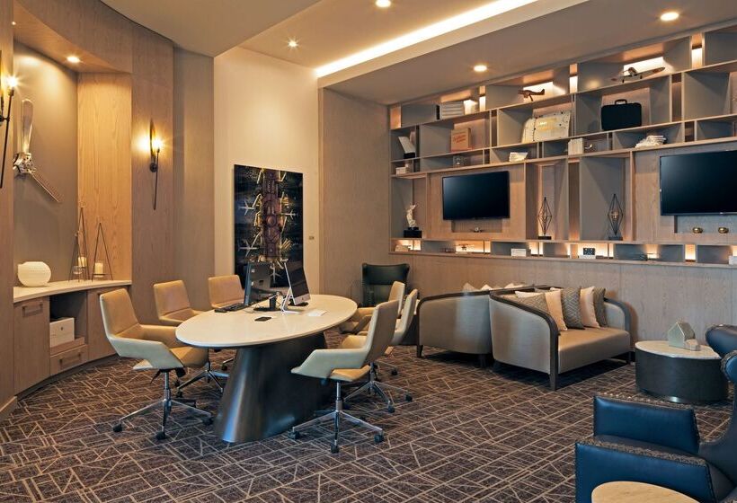 H Hotel Los Angeles, Curio Collection By Hilton