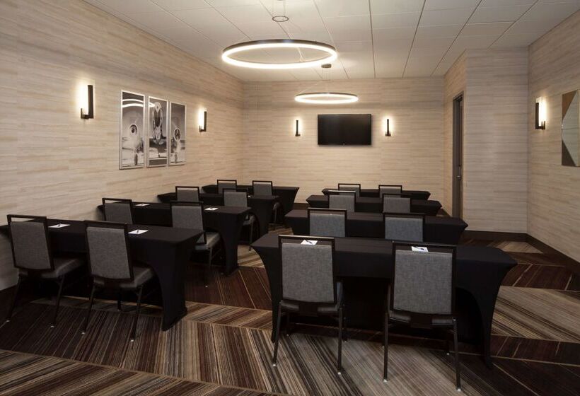 H Hotel Los Angeles, Curio Collection By Hilton