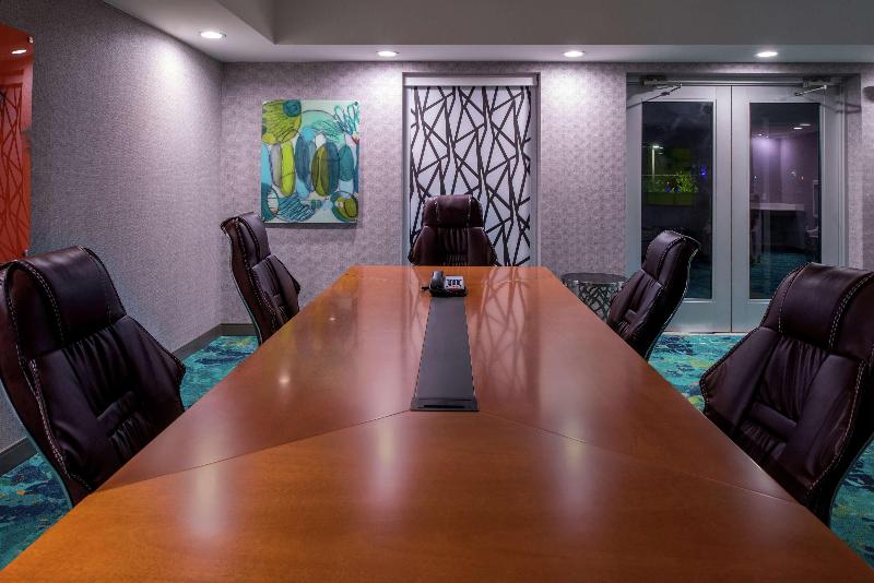 هتل Hampton Inn & Suites Atlanta/marietta