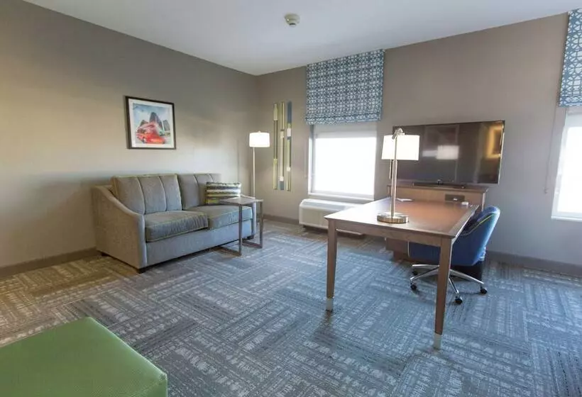 Hotelli Hampton Inn & Suites Stroud