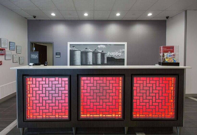 فندق Hampton Inn & Suites Stroud