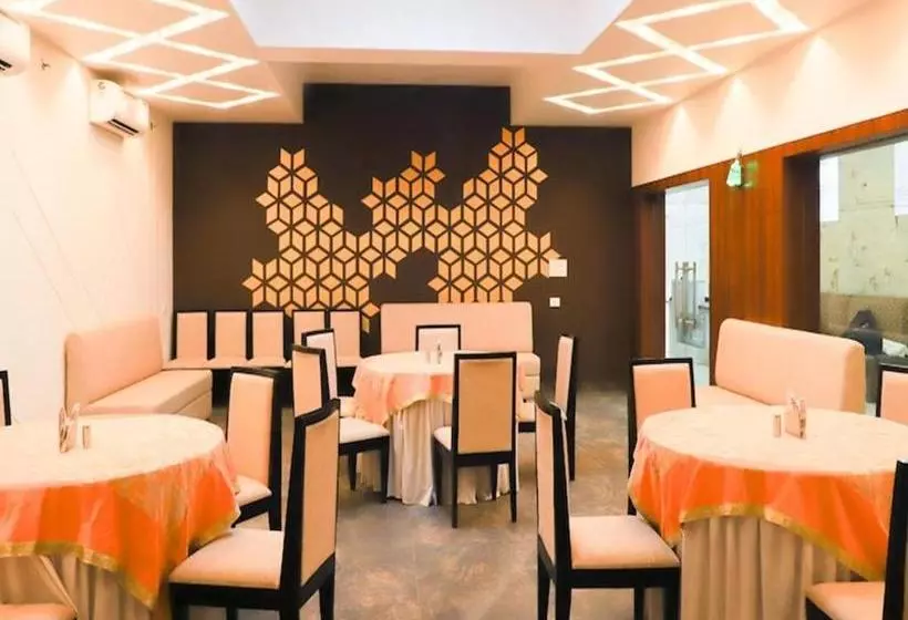 Hotelli Lotus Grand
