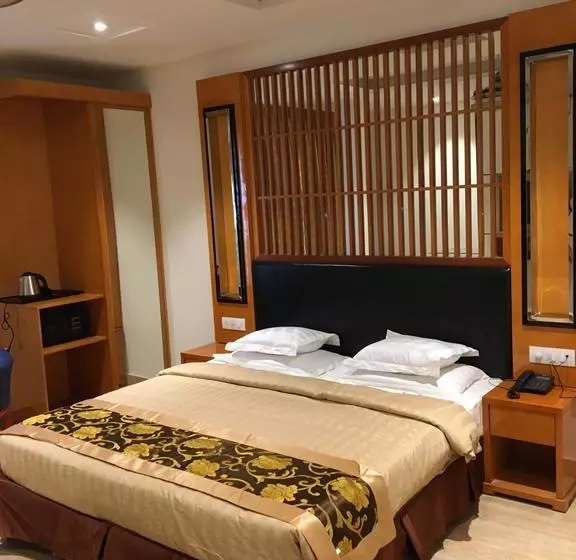 ホテル New Anand Palace