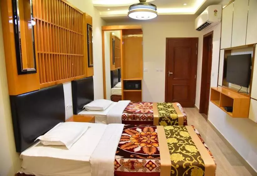 ホテル New Anand Palace