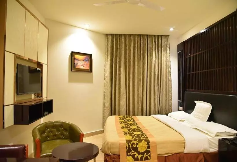 ホテル New Anand Palace