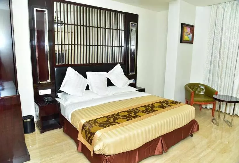 ホテル New Anand Palace