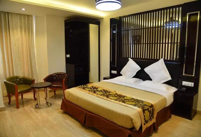ホテル New Anand Palace