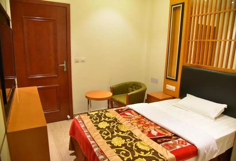 ホテル New Anand Palace