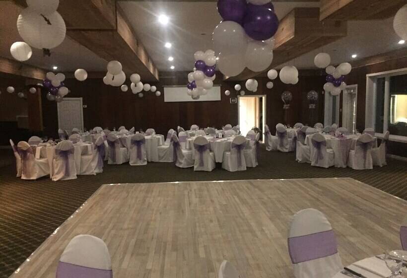 בית מלון כפרי Rawdon Golf Resort