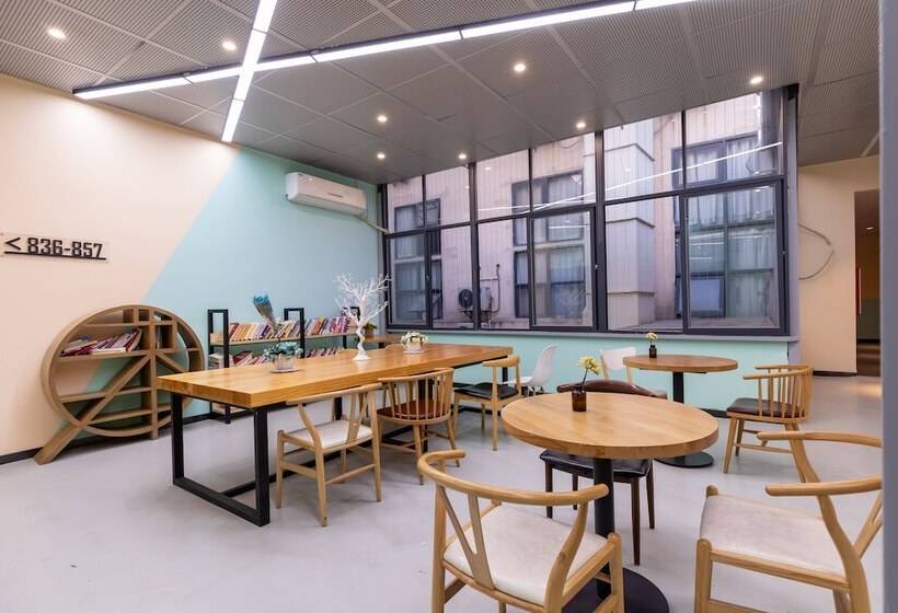 Hotel Shenzhen Flight One