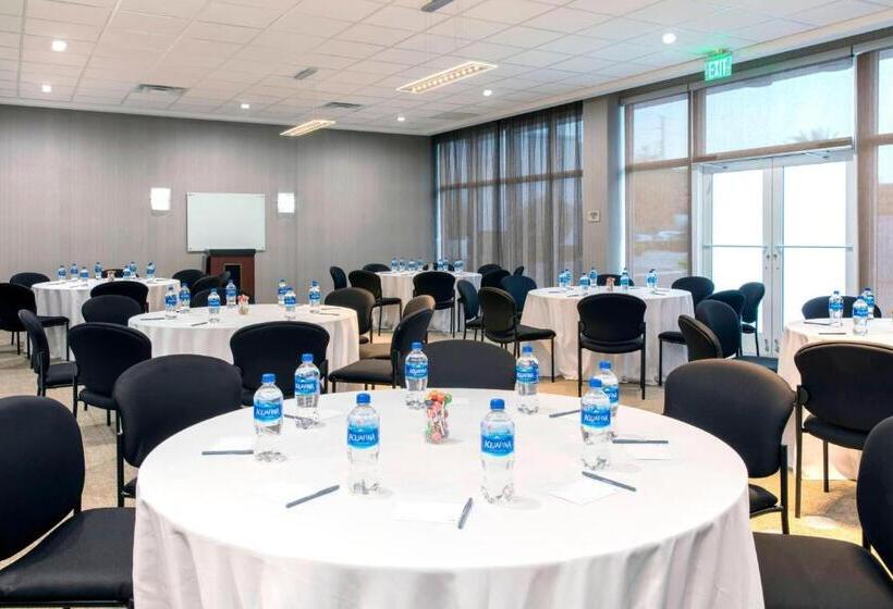 בית מלון כפרי Springhill Suites By Marriott Miami Doral