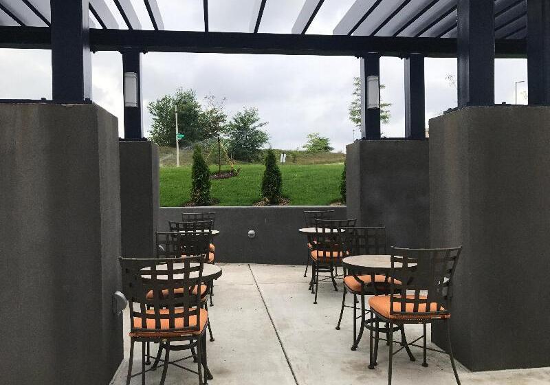 فندق Staybridge Suites Madison   Fitchburg By Ihg