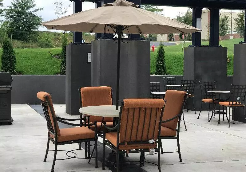 ホテル Staybridge Suites Madison   Fitchburg By Ihg