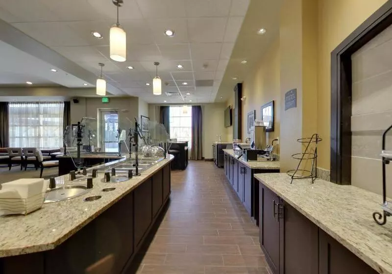 ホテル Staybridge Suites Madison   Fitchburg By Ihg