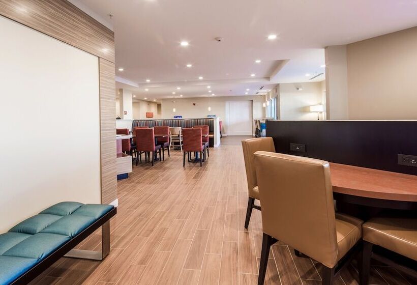 בית מלון כפרי Towneplace Suites By Marriott Cleveland