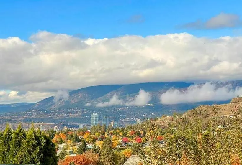 تختخواب و صبحانه A Vista Villa Couples Retreat