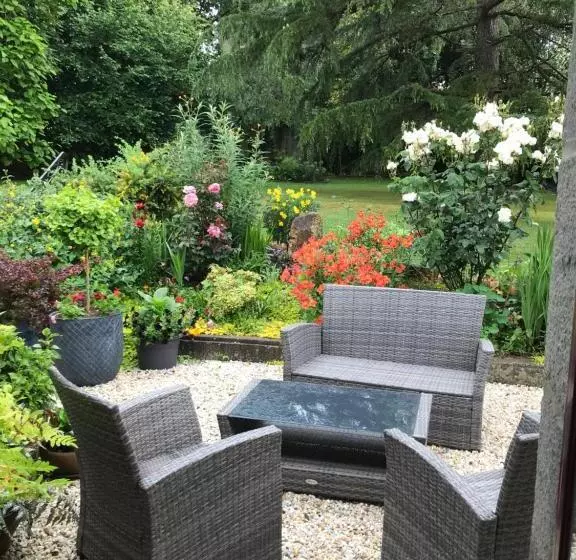 تختخواب و صبحانه Auberge De Keranden