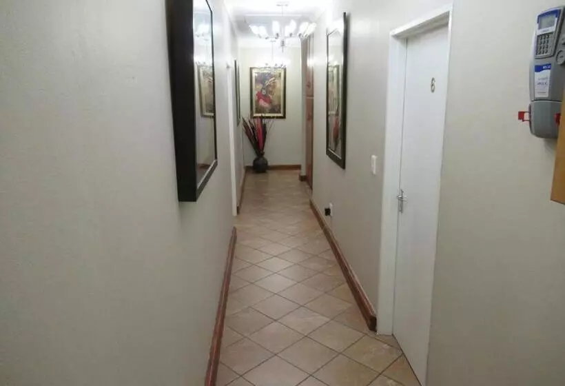 ベッドアンドブレックファースト Faces Guesthouse