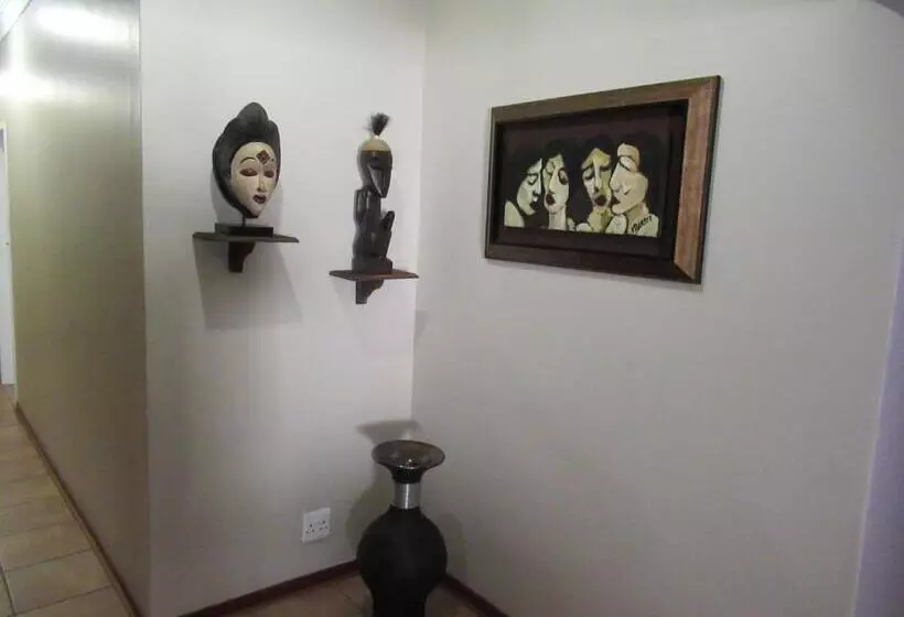 ベッドアンドブレックファースト Faces Guesthouse