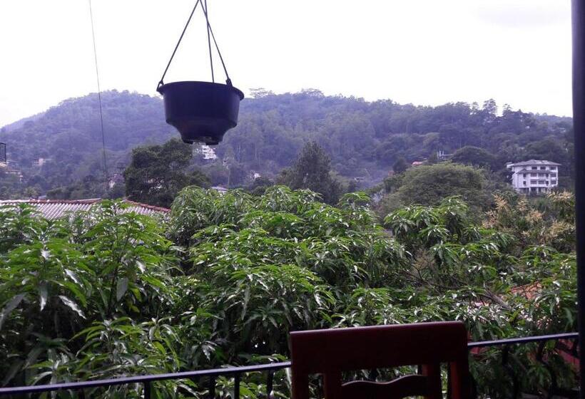 فندق New Kandy Residence