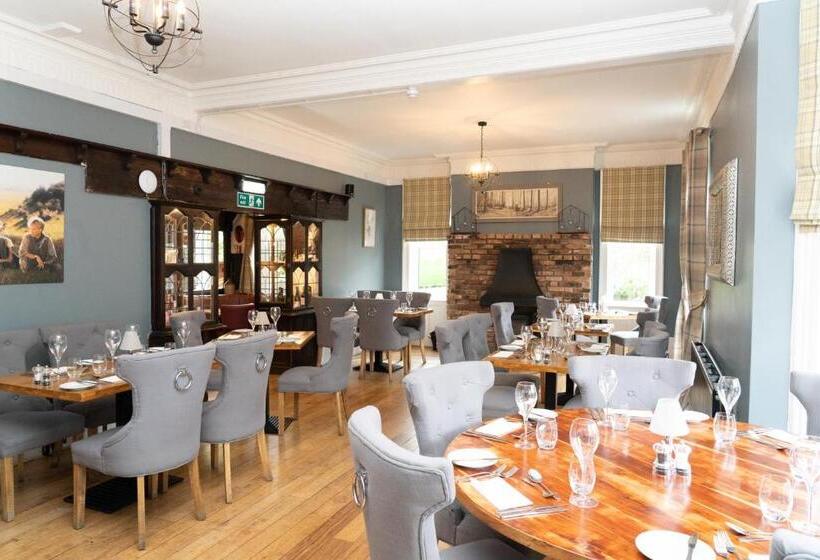 Отель The Finch Hatton Arms