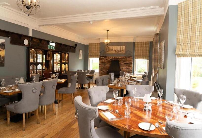 Отель The Finch Hatton Arms