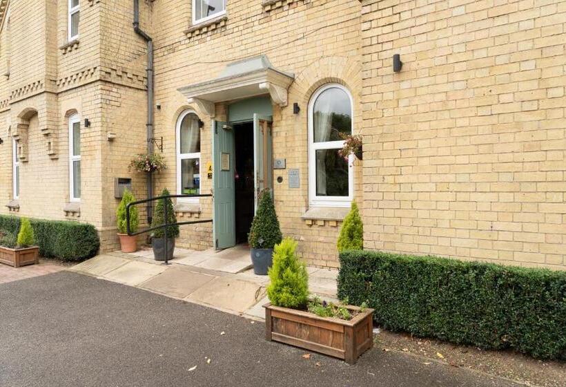 Отель The Finch Hatton Arms