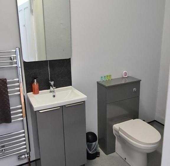 Отель The Finch Hatton Arms